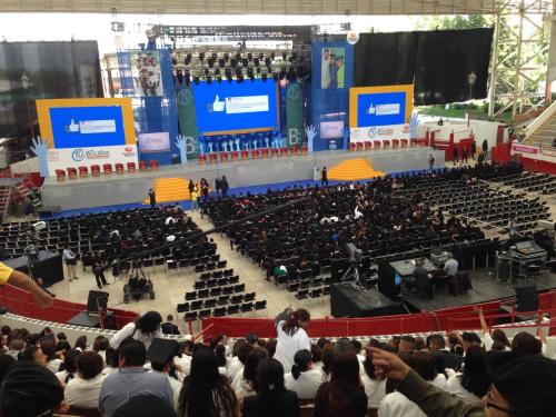 AUDITORIO-DE-EVENTO-MASIVO-